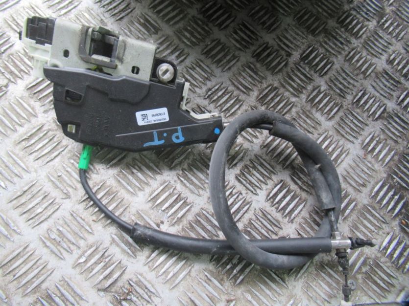 MASERATI GHIBLI 3.0 d ZAMEK DRZWI PRAWY TYŁ 670030898