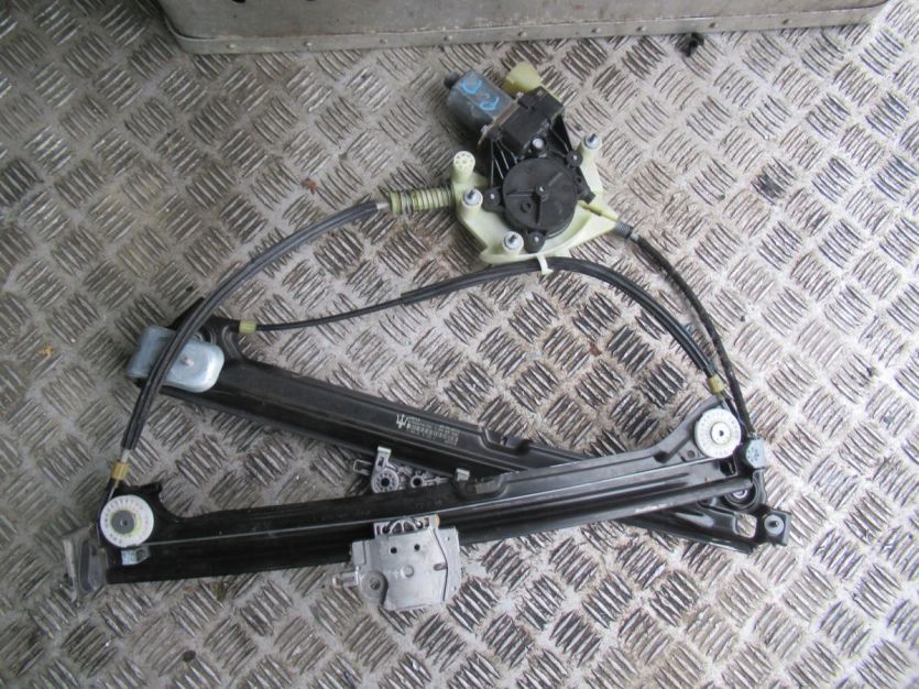 MASERATI GHIBLI 3.0 d MECHANIZM SZYBY PRAWY PRZÓD 6700098150