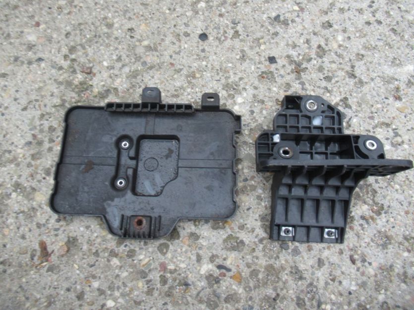 SUZUKI SX4 S-CROSS 1.0 K10C LIFT 2019 R. PODSTAWA AKUMULATORA