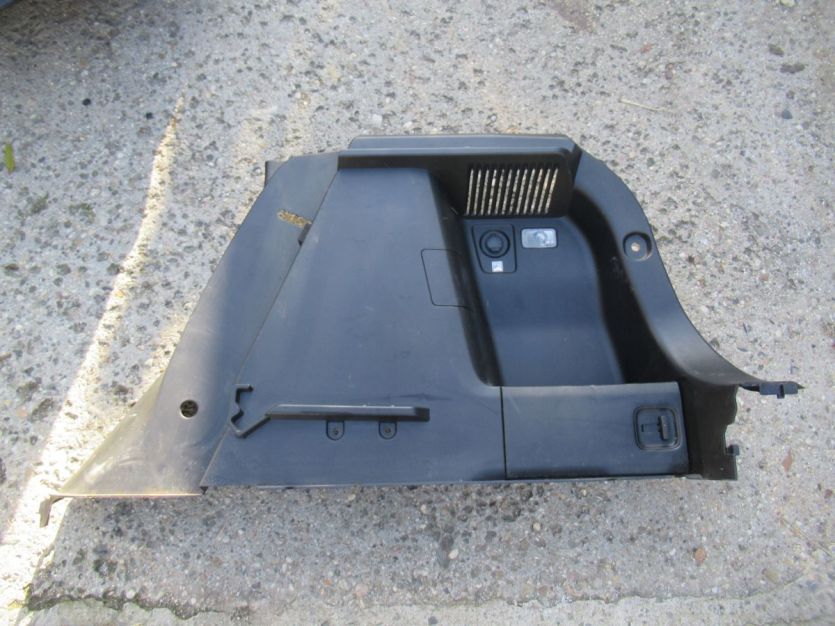 SUZUKI SX4 S-CROSS LIFT 2021R. BOCZEK BAGAZNIKA PRAWY 76271-61M0