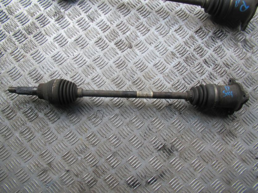 SUZUKI SX4 S-CROSS 13 - 16 1.6 DDIS półos LEWY tył 44106-61m00