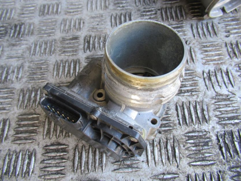 VOLVO V40 II lift R DESING T4 2.0 T 190KM PRZEPUSTNICA 31293736