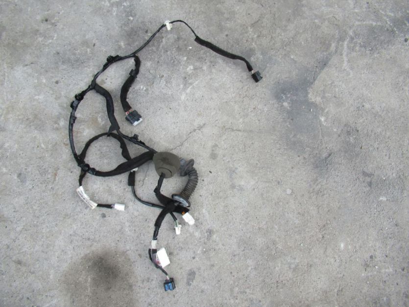 DACIA DUSTER I LIFT WIĄZKA DRZWI LEWY PRZÓD 241242620R