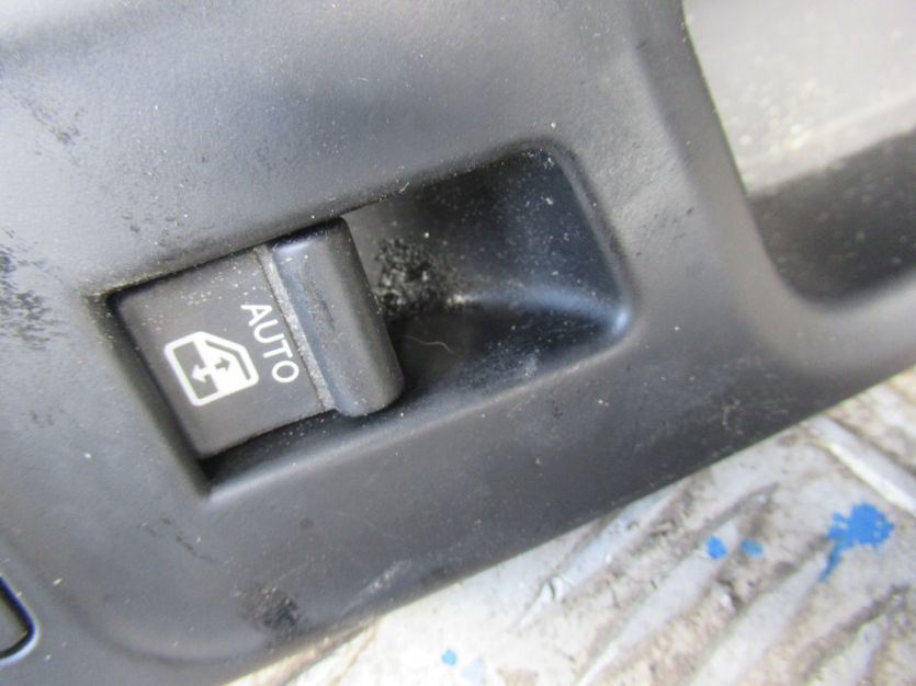 JEEP RENEGADE LIFT 2.0 M-JET PRZEŁACZNIK SZYBY PRZWY PRZÓD