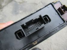 JEEP RENEGADE LIFT 2.0 4X4 PRZEŁĄCZNIK SZYB LEWY