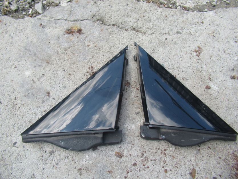 SUZUKI SWIFT MK6 1.3 16V TRÓJKĄT BŁOTNIKA LEWY