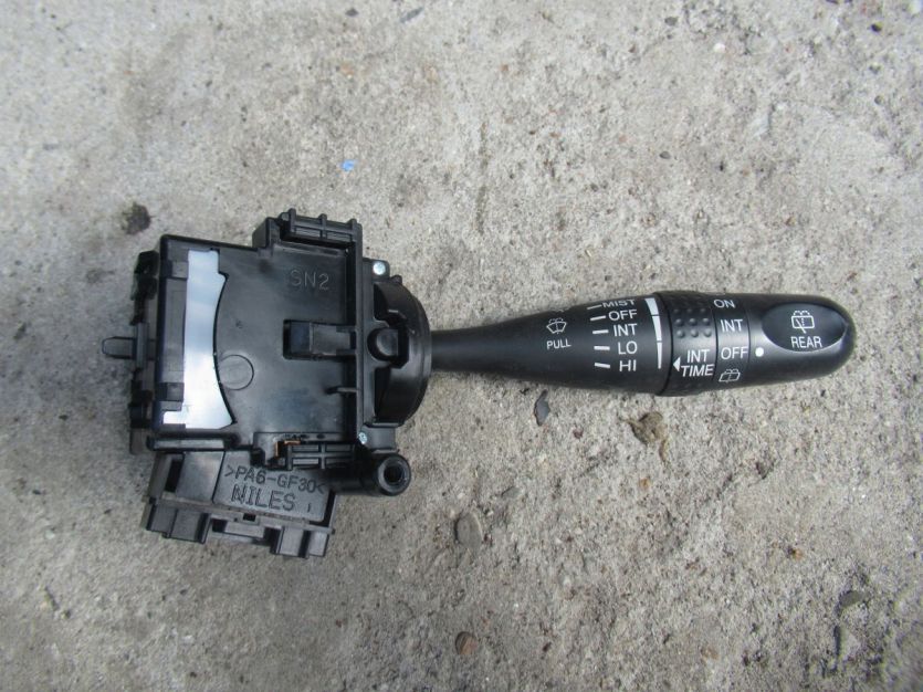 SUZUKI SWIFT MK6 1.3 16V PRZEŁĄCZNIK WYCIERACZEK