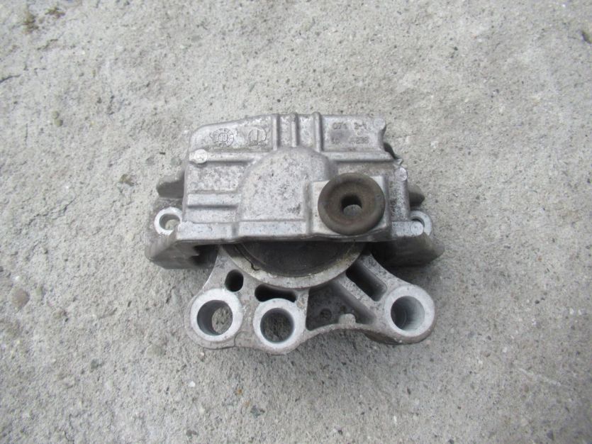 JEEP RENEGADE LIFT 2.0 M-JET PODUSZKA SILNIKA 00520683260