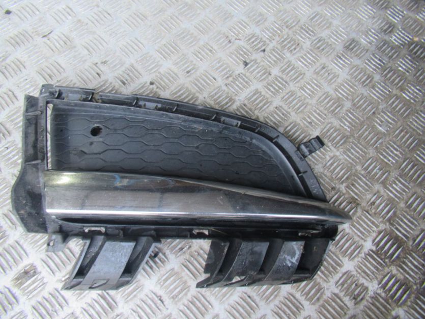 JAGUAR XF 2017 R. KRATKA ZDERZAKA PRAWA GX63-8B289-C