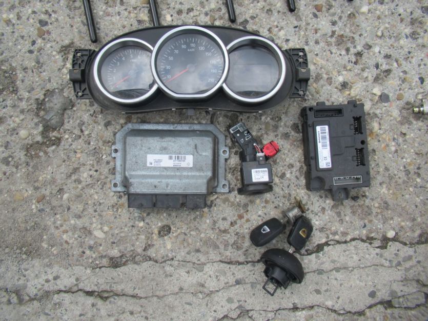 LOGAN II 2017 R. 1.2 komputer sterownik 237108979R