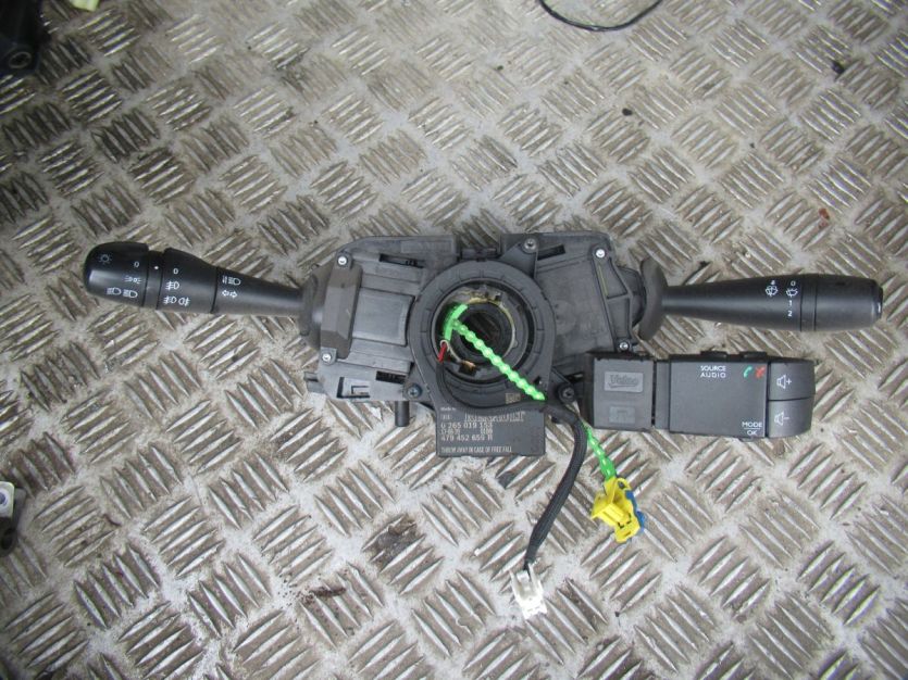 LOGAN II 2017 R. 1.2 R. PRZEŁĄCZNIK POD KIEROWNICE SWIATEŁ 255676020R