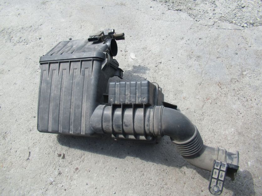 SUZUKI SWIFT MK6 1.3 16V OBUDOWA FILTRA POWIETRZA