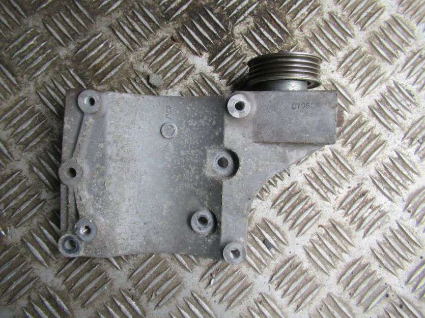 SUZUKI SWIFT MK6 1.3 16V PODSTAWA KOMPRESORA ROLKA 63J