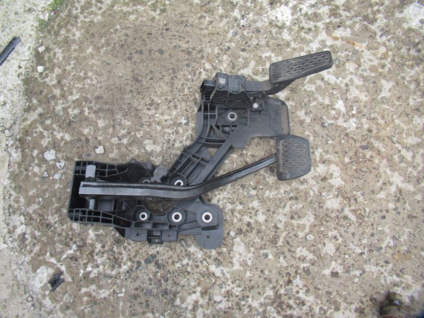 JEEP WRANGLER JL SAHARA 4D 2.2 D 2.2 CRD 2018+ PEDAŁ PEDAŁY