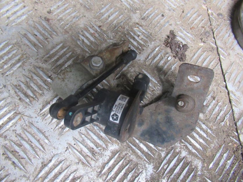 JEEP WRANGLER JL SAHARA 4D 2.2 D 2.2 CRD 2018+ CZUJNIK POZIOMOWANIA SWIATEŁ