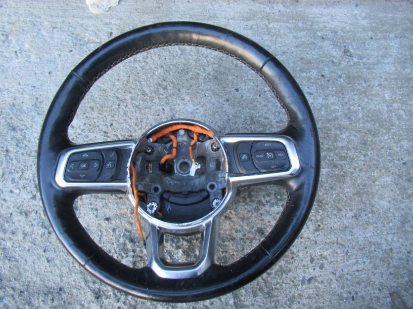 JEEP WRANGLER JL SAHARA 4D 2018 R. KIEROWNICA GRZANA