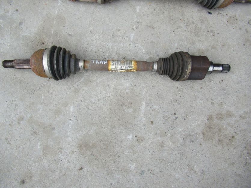 TRANSIT COURIER MK2 1.5 TDCI PÓŁOŚ LEWA ET76-3B437-AB