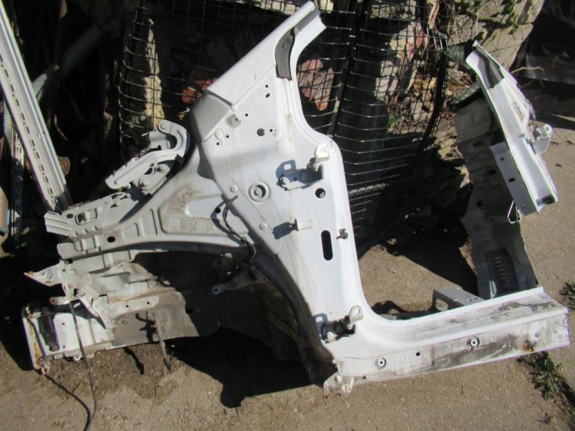 TRANSIT COURIER MK2 PODŁUZNICA CWIARTKA LEWA WYSYŁKA