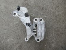 DACIA DUSTER I 2011 R. PODUSZKA ŁAPA SILNIKA