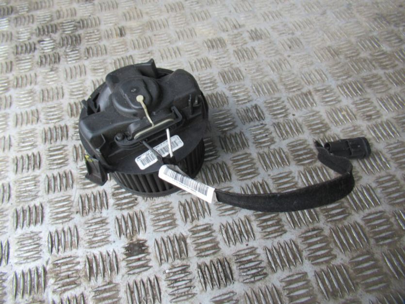 DACIA DUSTER I 2011 R. DMUCHAWA