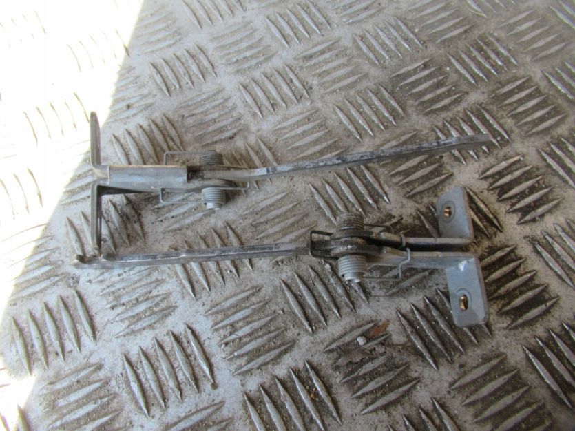 DACIA DOKKER LIFT OGRANICZNIK DRZWI TYŁ