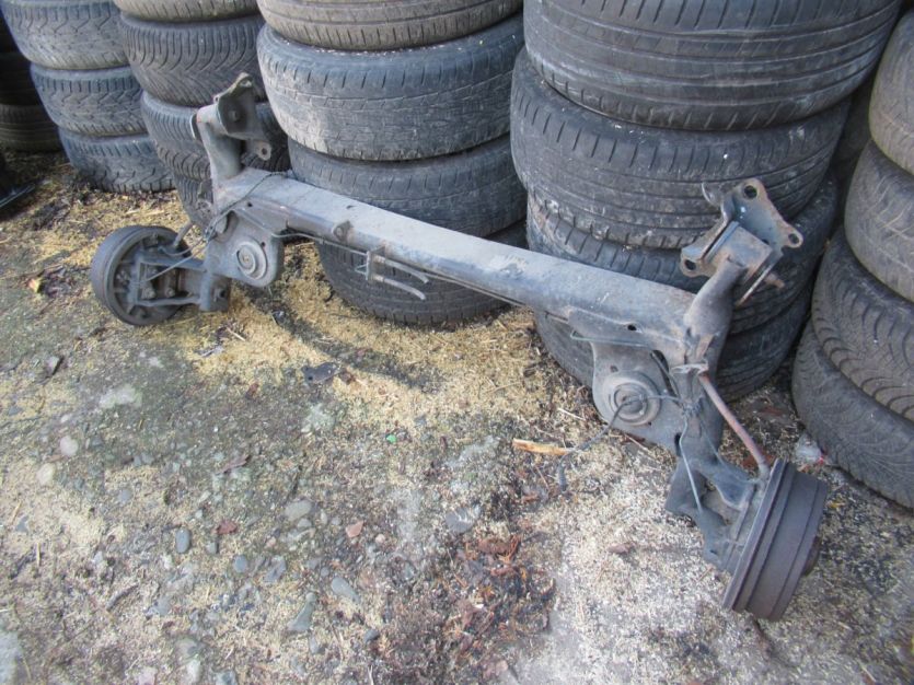 DACIA DUSTER I OŚ TYŁ TYLNA WYSYŁKA