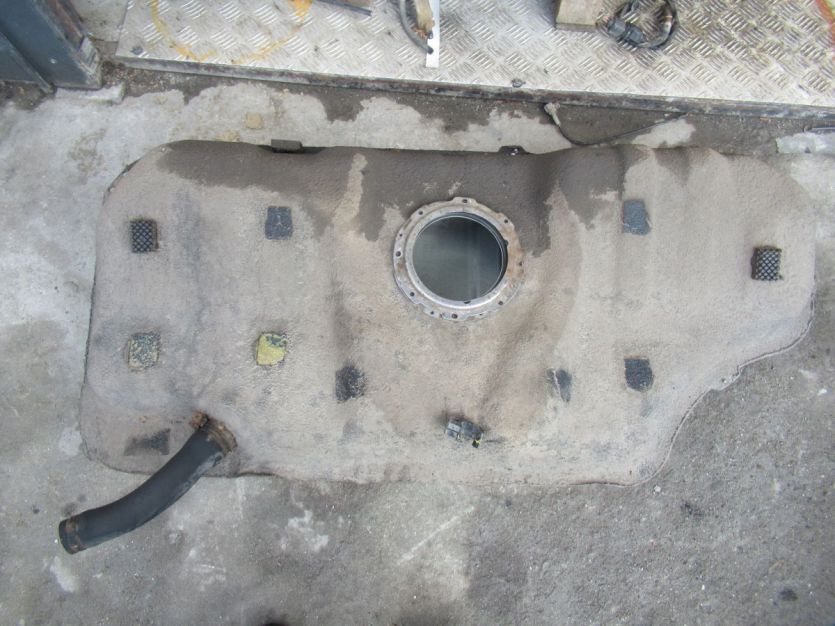 HYUNDAI VELOSTER zbiornik paliwa bak 1.6 T-GDI 2013 R 31100-2V500 WYSYŁKA