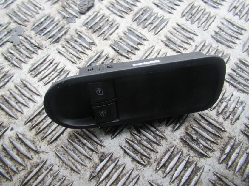 DACIA DUSTER I LIFT PRZEŁACZNIK SZYB LEWY