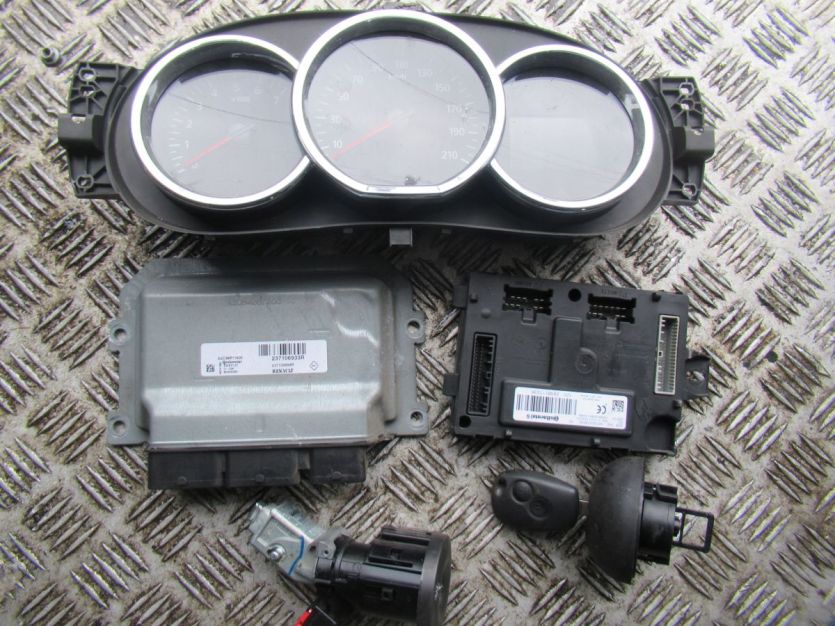 DACIA DUSTER KOMPUTER 1.6 SCE 237106933R 237105698R A2C9911900