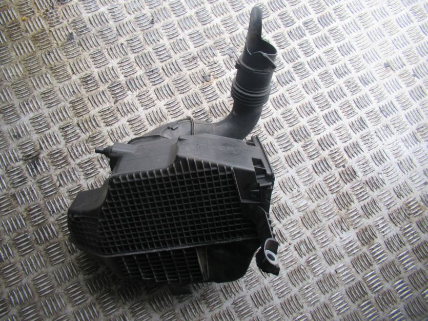 DUSTER I LIFT 1.6 SCE OBUDOWA FILTRA 165001558R