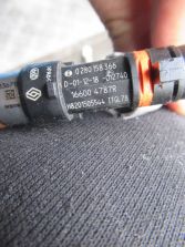 SANDERO II STEPWAY LIFT 18 R. 0.9 900 TCE WTRYSKIWACZ PALIWA 166004787R