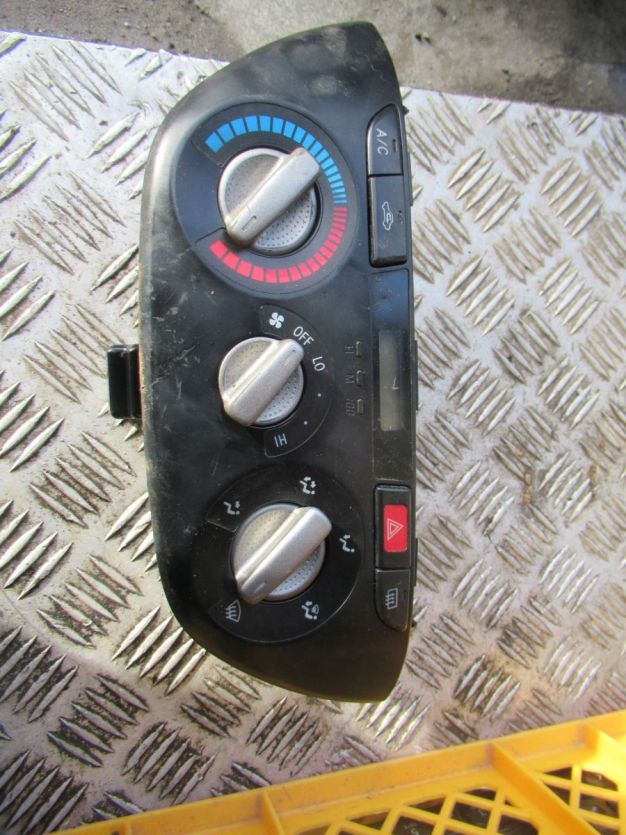 toyota rav4 II II 2.0 D PANEL NAWIEWU 2002 R.