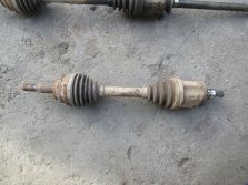 toyota rav4 II II 2.0 D. PÓŁOŚ LEWA 2002 R.