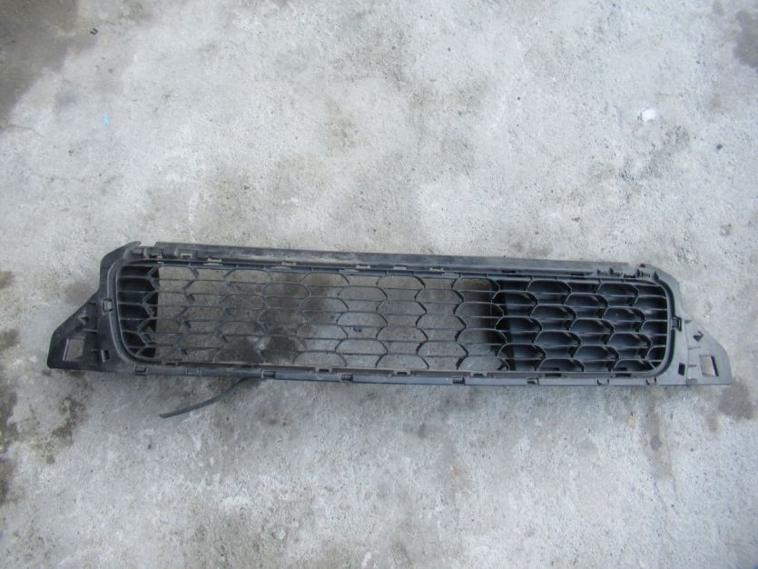 DACIA DUSTER I LIFT KRATKA ZDERZAKA WYSYŁKA 601986362R