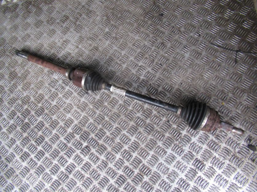 PEUGEOT 5008 II 2018 R. 1.2 THP PÓŁOS PRAWA