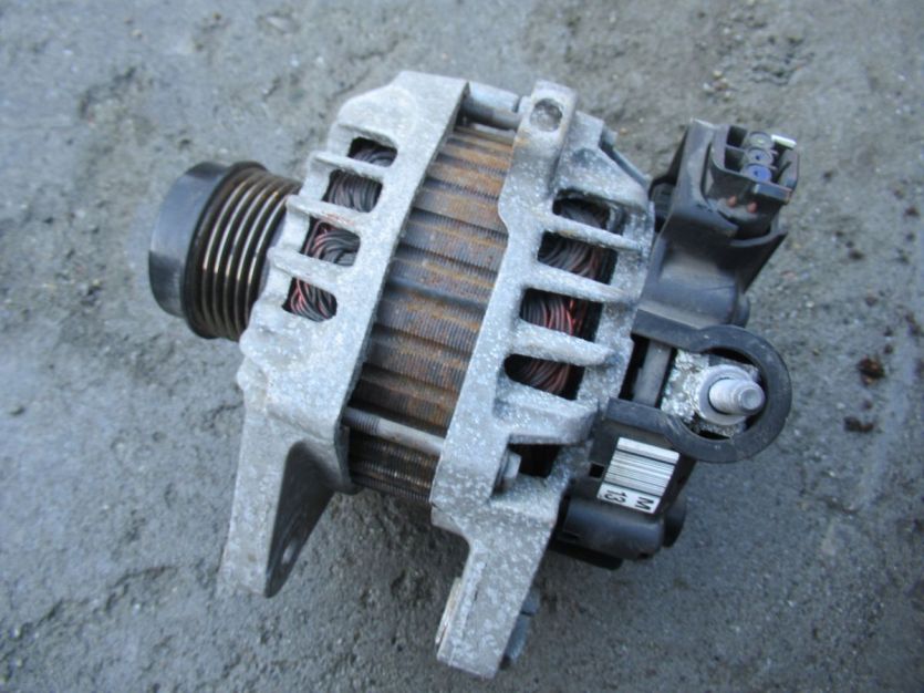 KIA CEED II HB 2014 R. 1.4 16V ALTERNATOR 37300-2B710