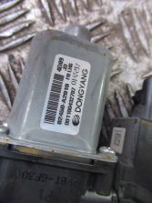 KIA CEED II HB 2014 R. SILNICZEK SZYBY LEWY PRZÓD 82450-A2010