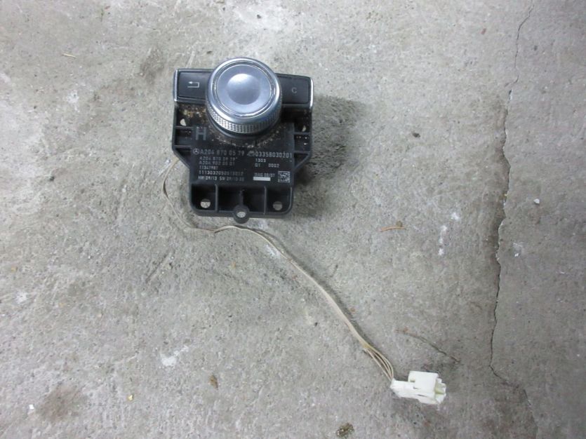 MERCEDES GLK X204 11 R. PRZEŁACZNIK A2048700579