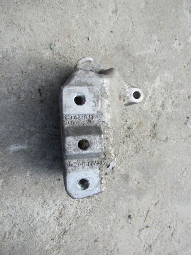 SKODA SCALA 1.0 TSI ŁAPA SKRZYNI BIEGÓW 1K0199117CF