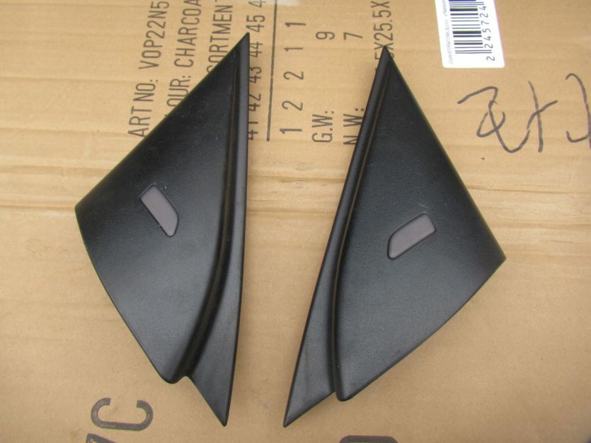 NISSAN JUKE I LIFT 2015 R. 1.2 DiG-T TRÓJKĄT LUSTERKA PRAWY