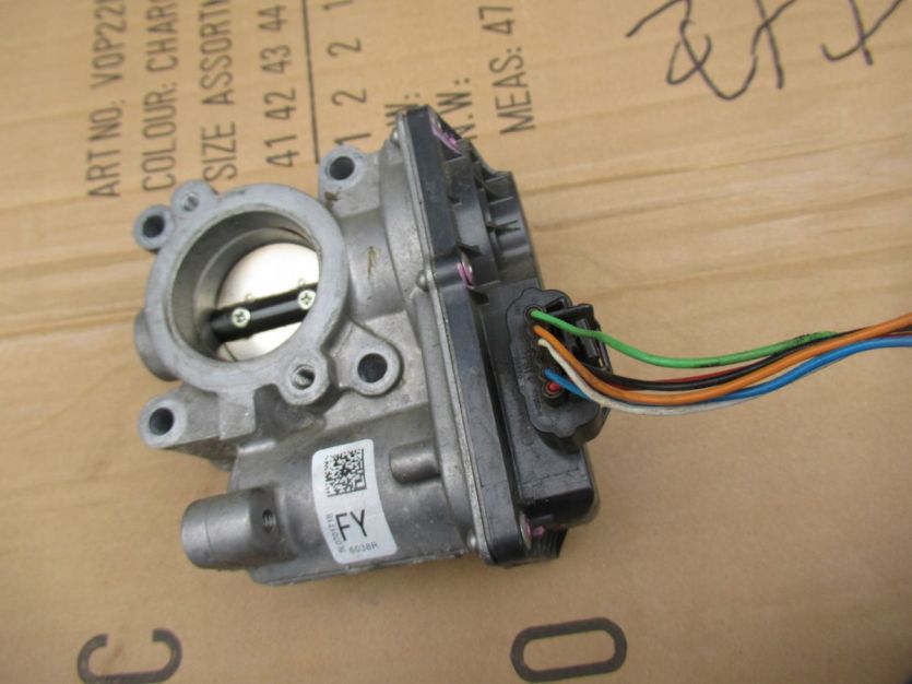 NISSAN JUKE I LIFT 2015 R. 1.2 DiG-T PRZEPUSTNICA 161206038R H8201171233