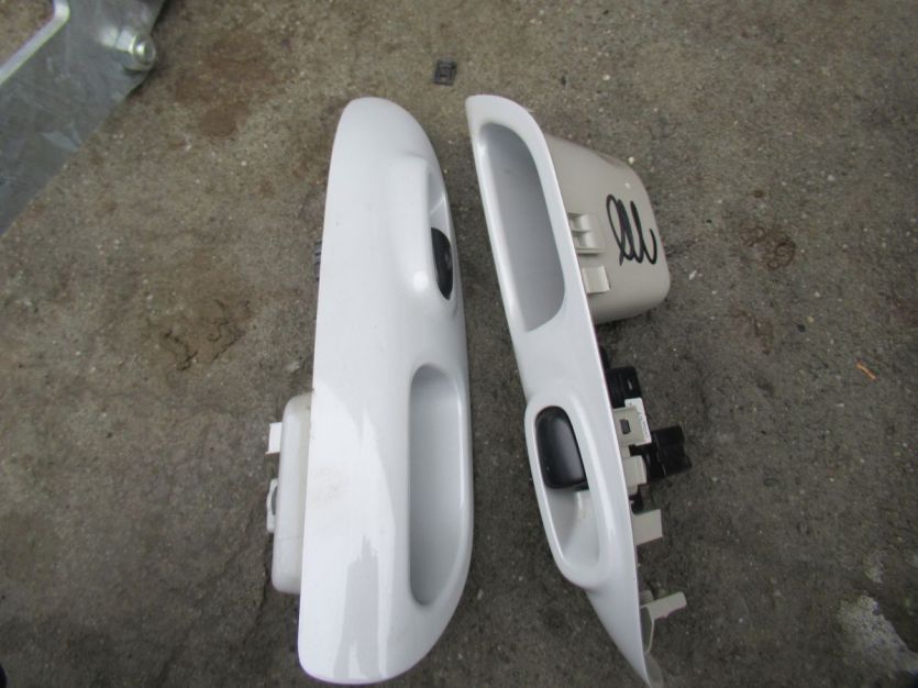 NISSAN JUKE I LIFT 2015 R. PRZEŁĄCZNIK SZYBY LEWY TYŁ