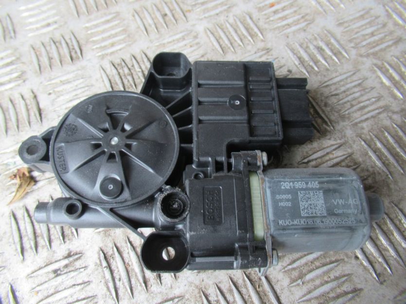 SKODA SCALA SILNICZEK SZYBY LEWY PRZÓD 2Q1959405