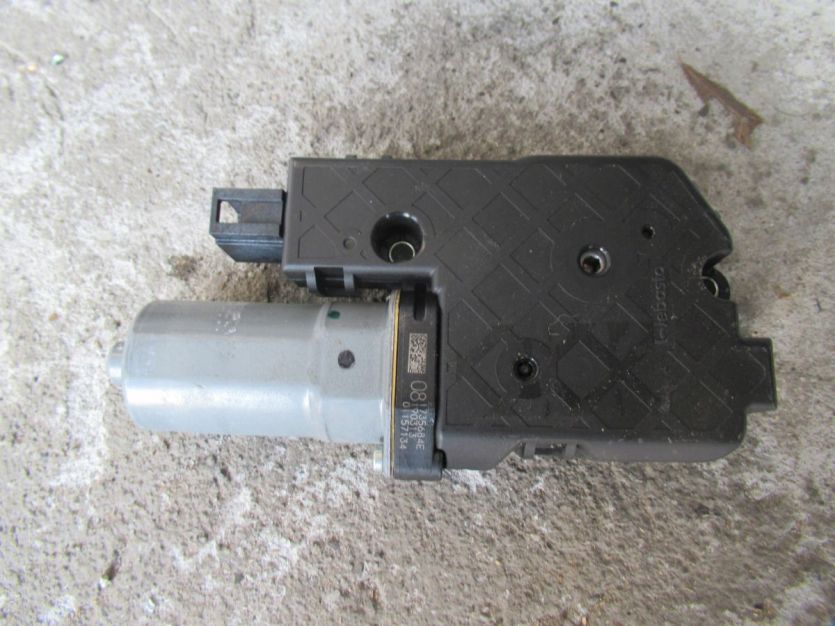 SKODA SCALA MODUŁ SILNICZEK ROLETY 1735684E