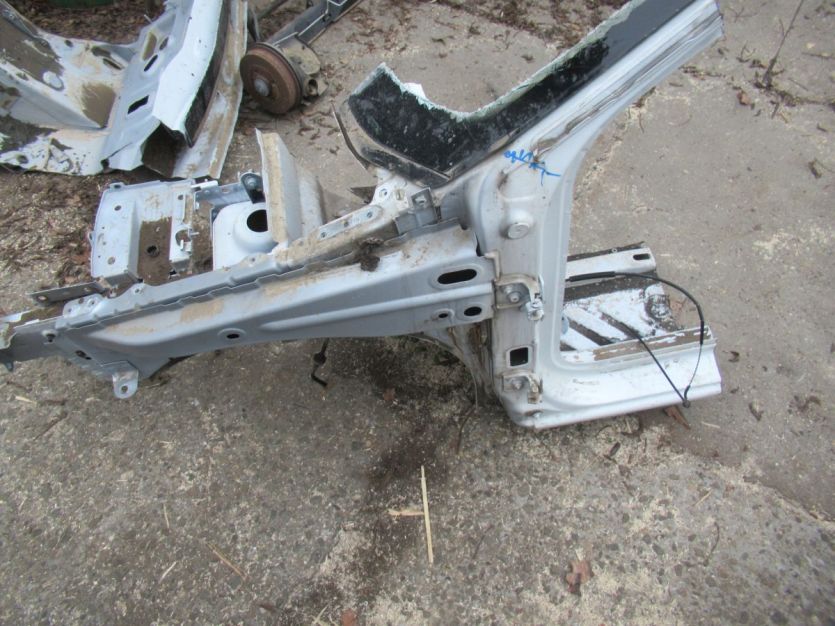 SANDERO II LIFT 2019 R. PODŁUZNICA LEWA ĆWIARTKA