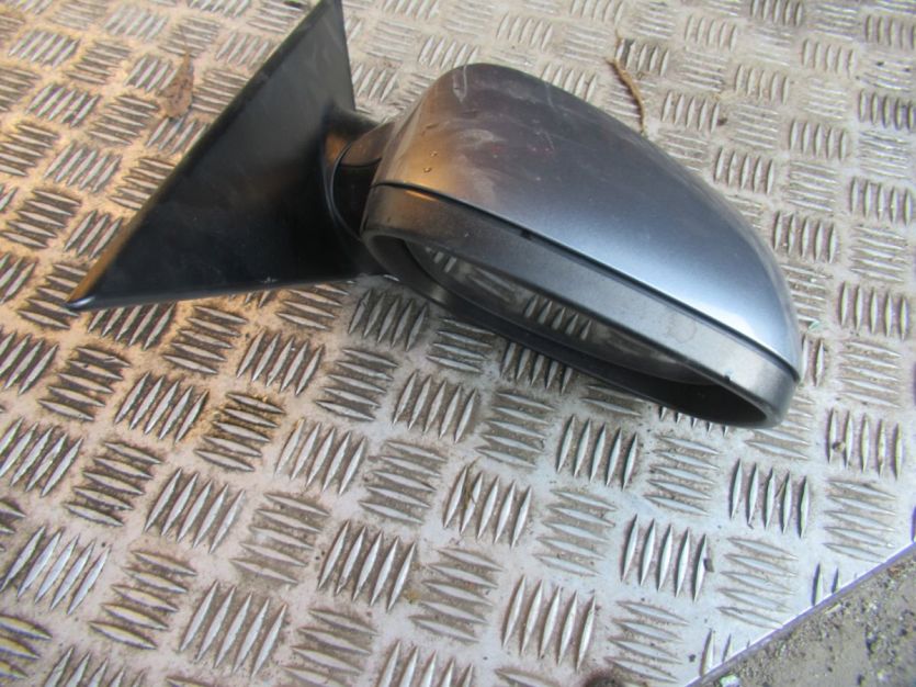 BMW E81 E87 5D 2.0 D LUSTERKO PRAWE 5PIN