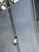 BMW E81 E87 5D KRATKA ZDERZAKA PRZÓD 158577