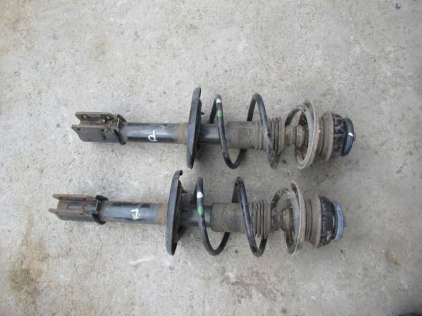 SANDERO II LIFT 2019 R. 900 0.9 TCE AMORTYZATOR PRAWY PRZÓD