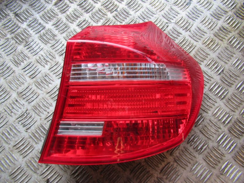 BMW E81 E87 5D LAMPA PRAWY PRAWA TYŁ