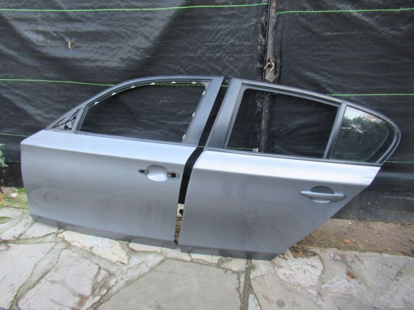 BMW E81 E87 5D SPACEGRAU DRZWI LEWY PRZÓD